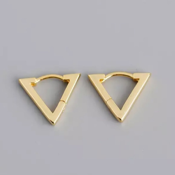 💛🤍Insta Triangle shape earrings - Picture 4 of 8